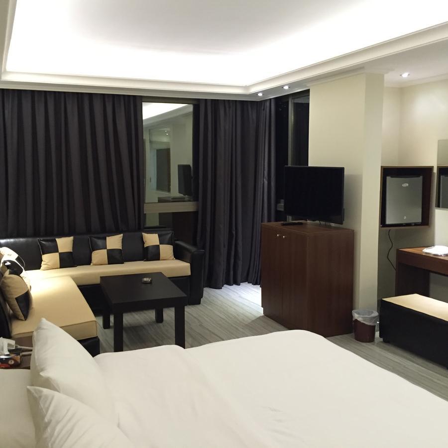 Aphrodite Hotel Tabarja Phòng bức ảnh