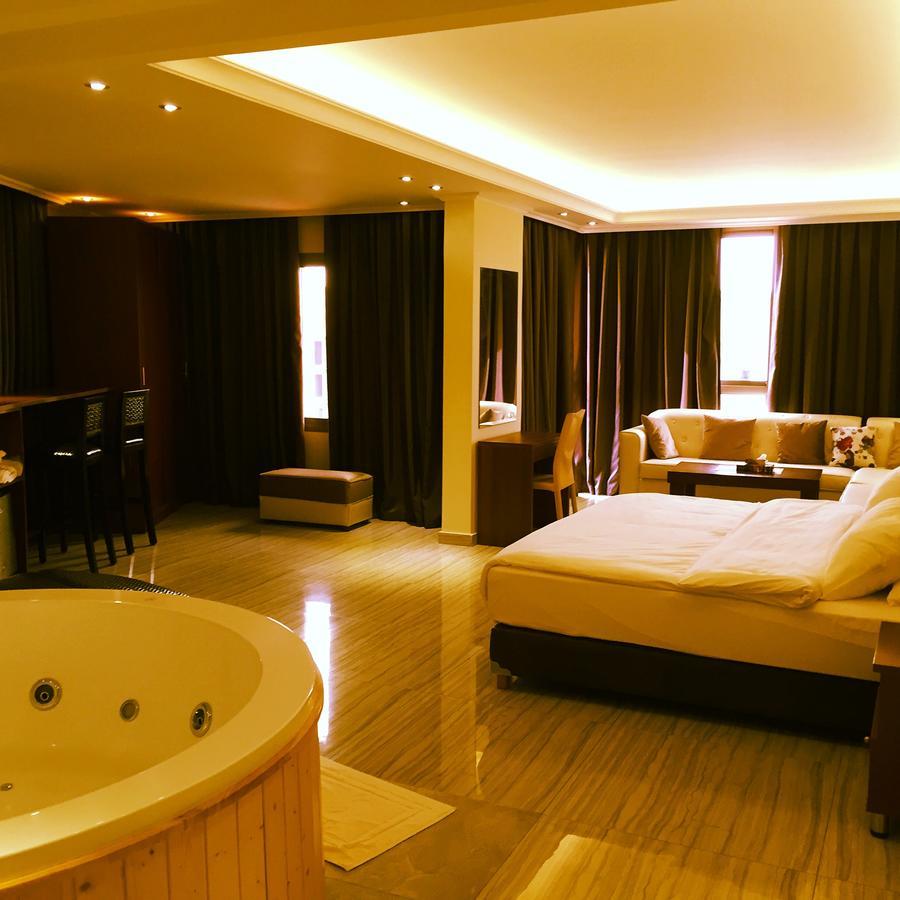 Aphrodite Hotel Tabarja Ngoại thất bức ảnh